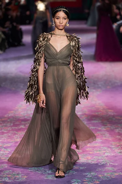 Look 76